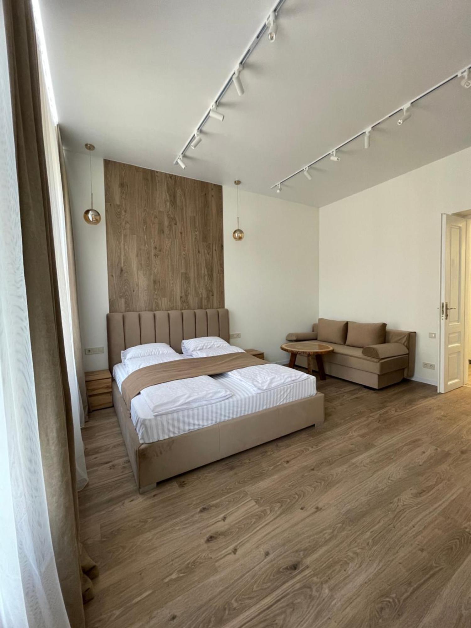 Тиктора, 3 Центр Lägenhet Lviv Exteriör bild